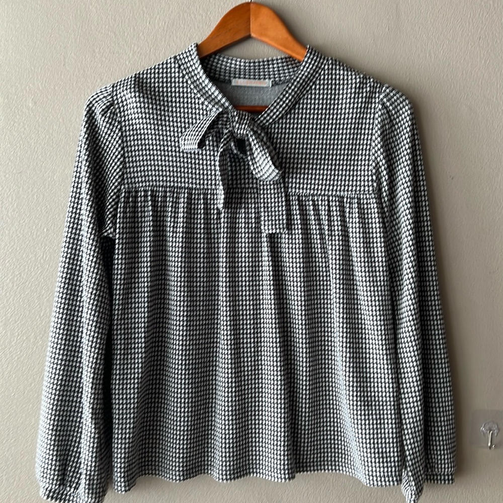 Vintage Houndstooth Bow Front Blouse || Elle Planete